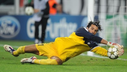 九游jiuyou-德甲劲旅碰撞，比分3-1，核心球员贡献两球，场均控球70%、成功抢断75%