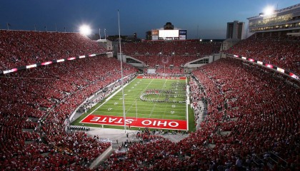 九游中心官网-赛季最爆笑 Moment：球场上的趣味瞬间大盘点，球场搞笑段子