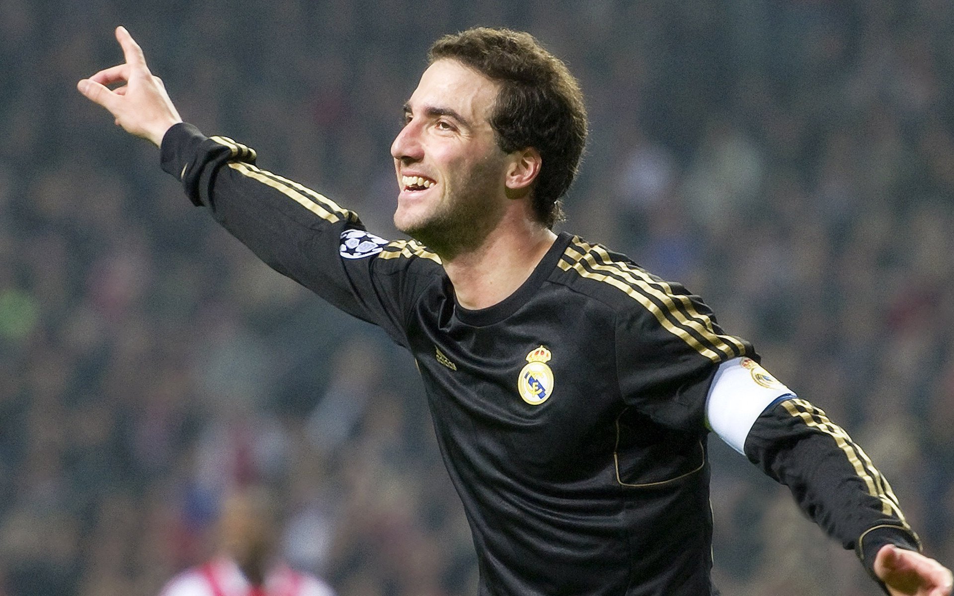 高尔夫球赛决赛日，谁能捧起荣誉奖杯？，高尔夫比赛奖品